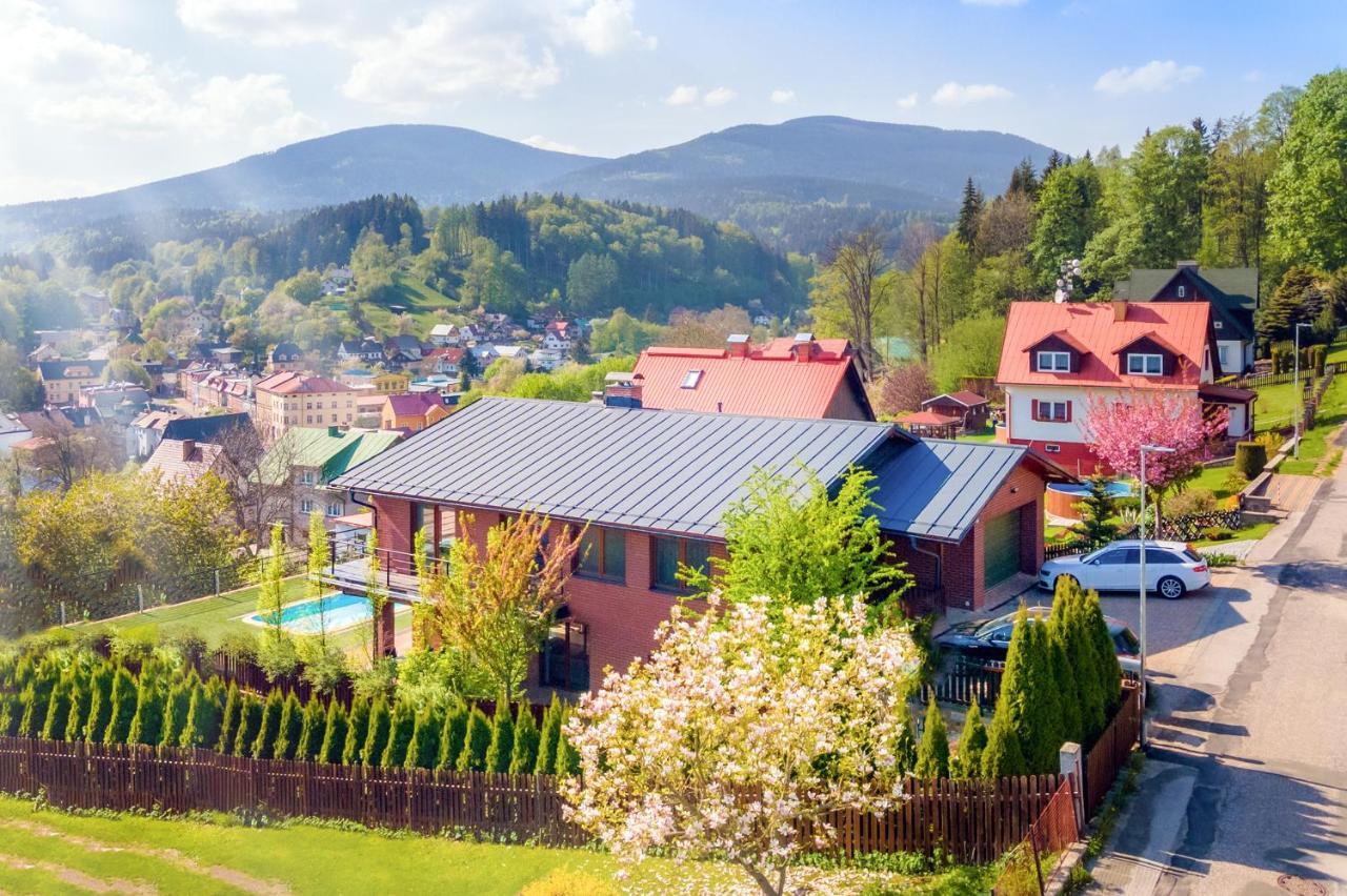 Vila Slunecni Stran สโวโบดา นาด อูโปว์ ภายนอก รูปภาพ